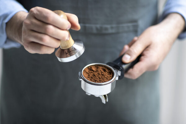 Tamper Gaggia jasanové dřevo 58 mm - Image 3