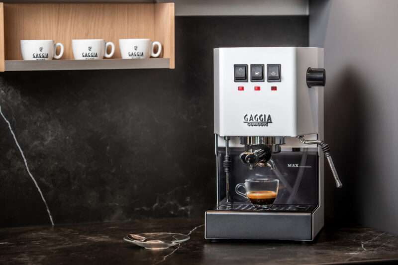 Gaggia Classic E24 bílá - Image 3
